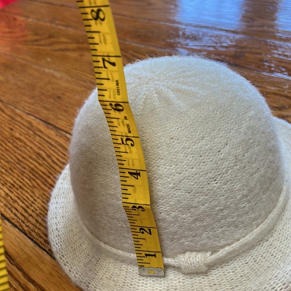 Arlin brand from Arlington Co. cream color hat. One size - Picture 7 of 7